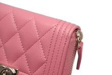Load image into Gallery viewer, 極美品 CHANEL シャネル ボーイシャネル ジップコインパース コインケース A80602 ランダム番台 ココマーク キャビアスキン 中古 4b013194