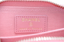 Load image into Gallery viewer, 極美品 CHANEL シャネル ボーイシャネル ジップコインパース コインケース A80602 ランダム番台 ココマーク キャビアスキン 中古 4b013194