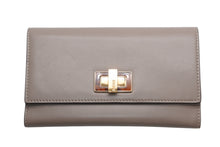 Load image into Gallery viewer, FENDI フェンディ ピーカブー コンチネンタル 長財布 8M0308 レザー グレージュ べっ甲カラー 美品 中古 4b013236