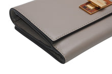 Load image into Gallery viewer, FENDI フェンディ ピーカブー コンチネンタル 長財布 8M0308 レザー グレージュ べっ甲カラー 美品 中古 4b013236
