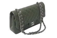Load image into Gallery viewer, 極美品 CHANEL シャネル マトラッセ25 Wフラップ Wチェーンショルダーバッグ 14番台 キャビアスキン カーキ 中古 4b001322