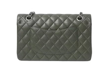 Load image into Gallery viewer, 極美品 CHANEL シャネル マトラッセ25 Wフラップ Wチェーンショルダーバッグ 14番台 キャビアスキン カーキ 中古 4b001322