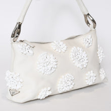 Load image into Gallery viewer, 極美品 PRADA プラダ ホーボー ワンショルダー ハンドバッグ 2211B ビーズ レザー ホワイト 中古 4b013428