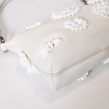 Load image into Gallery viewer, 極美品 PRADA プラダ ホーボー ワンショルダー ハンドバッグ 2211B ビーズ レザー ホワイト 中古 4b013428