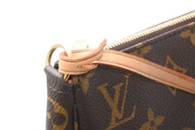 Load image into Gallery viewer, 極美品 LOUIS VUITTON ルイヴィトン ポシェット アクセソワール アクセサリーポーチ M51980 モノグラム ブラウン レザー PVC 中古 4b013362