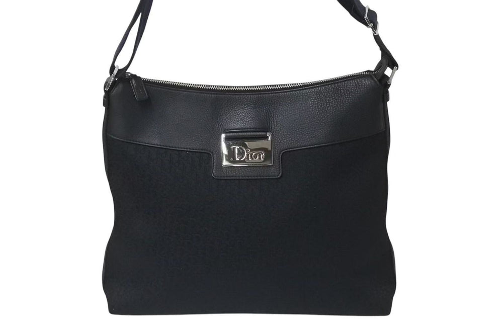 Very Good Condition Christian Dior Street Chic Oblique Shoulder Bag Black Navy Silver Hardware Logo Good Condition Used 4b001326