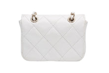 Load image into Gallery viewer, 極美品 CHANEL シャネル タイムレスクラシックライン チェーンクラッチ AP2727 30番台 ココマーク キャビアスキン ゴールド金具 中古 4b013193