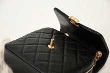 Load image into Gallery viewer, 新品未使用 CHANEL シャネル マトラッセ チェーンリュック バックパック ランダム番台 キャビアスキン ブラック ゴールド金具 中古 4b013292