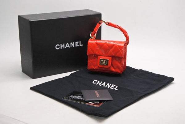 極美品 CHANEL シャネル 2.55 バッグチャーム キーチャーム ポーチ 12番台 ココマーク パテントレザー レッド ゴールド金具 中古 4b013081