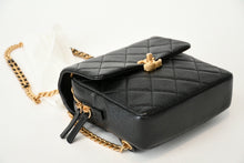 Load image into Gallery viewer, 新品未使用 CHANEL シャネル マトラッセ チェーンリュック バックパック ランダム番台 キャビアスキン ブラック ゴールド金具 中古 4b013292