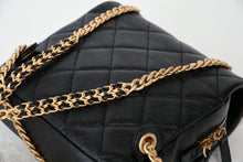 Load image into Gallery viewer, 新品未使用 CHANEL シャネル マトラッセ チェーンリュック バックパック ランダム番台 キャビアスキン ブラック ゴールド金具 中古 4b013292