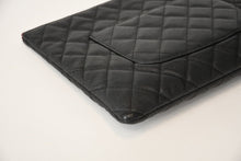 Load image into Gallery viewer, 極美品 CHANEL シャネル クラッチバッグ キルティング ココマーク 25番台 イタリア製 キャビアスキン ブラック シルバー金具 中古 4b013293