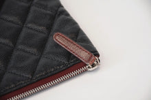 Load image into Gallery viewer, 極美品 CHANEL シャネル クラッチバッグ キルティング ココマーク 25番台 イタリア製 キャビアスキン ブラック シルバー金具 中古 4b013293