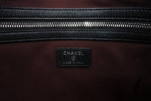 Load image into Gallery viewer, 極美品 CHANEL シャネル クラッチバッグ キルティング ココマーク 25番台 イタリア製 キャビアスキン ブラック シルバー金具 中古 4b013293
