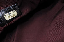 Load image into Gallery viewer, 極美品 CHANEL シャネル クラッチバッグ キルティング ココマーク 25番台 イタリア製 キャビアスキン ブラック シルバー金具 中古 4b013293