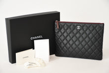 Load image into Gallery viewer, 極美品 CHANEL シャネル クラッチバッグ キルティング ココマーク 25番台 イタリア製 キャビアスキン ブラック シルバー金具 中古 4b013293
