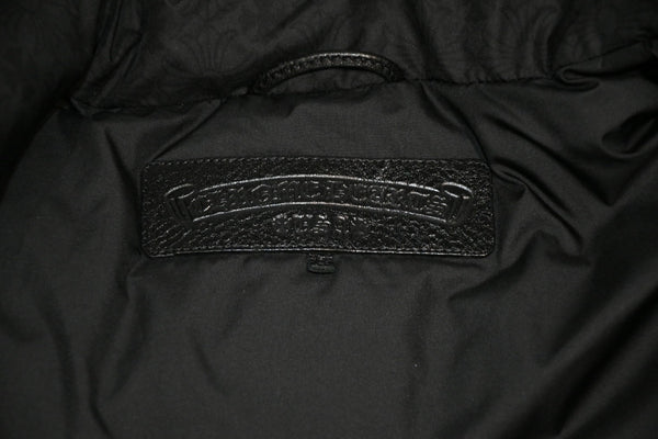 新品同様 CHROME HEARTS クロムハーツ STIFF V2 ダウンジャケット ダガージップ クロスボールボタン ブラック シルバー金具 サイズS 中古 4b013377