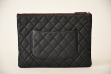 Load image into Gallery viewer, 極美品 CHANEL シャネル クラッチバッグ キルティング ココマーク 25番台 イタリア製 キャビアスキン ブラック シルバー金具 中古 4b013293
