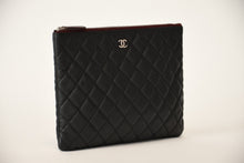 Load image into Gallery viewer, 極美品 CHANEL シャネル クラッチバッグ キルティング ココマーク 25番台 イタリア製 キャビアスキン ブラック シルバー金具 中古 4b013293
