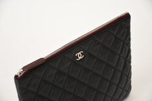 Load image into Gallery viewer, 極美品 CHANEL シャネル クラッチバッグ キルティング ココマーク 25番台 イタリア製 キャビアスキン ブラック シルバー金具 中古 4b013293