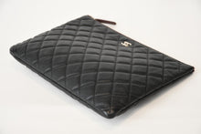 Load image into Gallery viewer, 極美品 CHANEL シャネル クラッチバッグ キルティング ココマーク 25番台 イタリア製 キャビアスキン ブラック シルバー金具 中古 4b013293