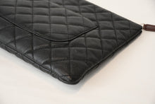 Load image into Gallery viewer, 極美品 CHANEL シャネル クラッチバッグ キルティング ココマーク 25番台 イタリア製 キャビアスキン ブラック シルバー金具 中古 4b013293