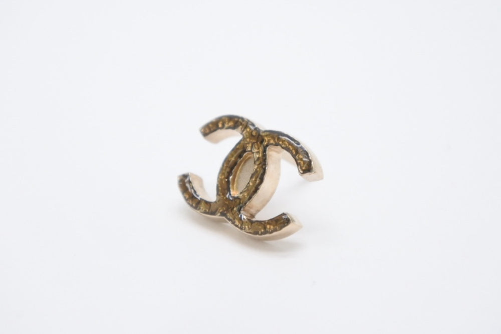 極美品 CHANEL シャネル ココマーク ゴールドグリッターラメ ピアス 重量約3.1g 10CSV刻印 メタル GP ゴールドラメ 両耳用 中古 4b002824