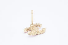 Load image into Gallery viewer, CHANEL シャネル ココマーク ピアス 重量約1.0g 17P刻印 カラーストーン GP ゴールド 片耳用 美品 中古 4b12973