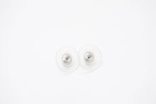 Load image into Gallery viewer, CHANEL シャネル ココマーク ピアス 重要約2.3g B14A刻印 ラインストーン メタル チェーン柄 両耳用 美品 中古 4b12967