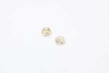 Load image into Gallery viewer, CHANEL シャネル ココマーク ピアス 重量約2.1g 05A刻印 カラーストーン メタル シルバー 両耳用 美品 中古 4b12963
