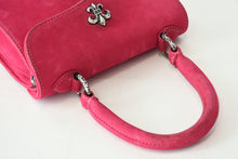 Load image into Gallery viewer, CHROME HEARTS クロムハーツ DOC ADAMS ドッグアダムス BS FLEUR BSフレア ハンドバッグ ヌバックレザー ピンク 美品 中古 4b013460