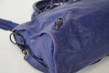 Load image into Gallery viewer, BALENCIAGA バレンシアガ ザシティ 2WAY ハンドバッグ 115748 レザー パープル ゴールド金具 美品 中古 4b013361