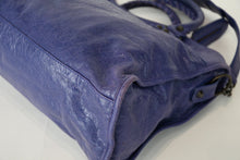 Load image into Gallery viewer, BALENCIAGA バレンシアガ ザシティ 2WAY ハンドバッグ 115748 レザー パープル ゴールド金具 美品 中古 4b013361