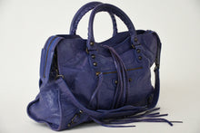 Load image into Gallery viewer, BALENCIAGA バレンシアガ ザシティ 2WAY ハンドバッグ 115748 レザー パープル ゴールド金具 美品 中古 4b013361