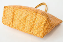 Load image into Gallery viewer, 極美品 GOYARD ゴヤール サンルイPM バッグ トートバッグ STLCROPMLTY02CL02P PVC レザー イエロー シルバー金具 中古 4b013408