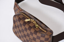 Load image into Gallery viewer, 極美品 LOUIS VUITTON ルイヴィトン ジェロニモス ウエストバッグ ボディバッグ N51994 ダミエ ブラウン 中古 4b013366
