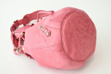 Load image into Gallery viewer, BALENCIAGA バレンシアガ ジャイアント ミニポンポン 2WAYハンドバッグ ピンク 285439 レザー シルバー金具 美品 中古 4b013416