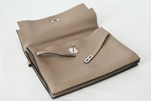 Load image into Gallery viewer, 極美品 HERMES エルメス KELLY DEPECHES 38 ケリーデペッシュ38 ブリーフケース O刻印 トリヨンクレマンス トゥルティエールグレー 中古 4b012174