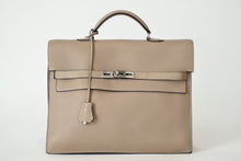 Load image into Gallery viewer, 極美品 HERMES エルメス KELLY DEPECHES 38 ケリーデペッシュ38 ブリーフケース O刻印 トリヨンクレマンス トゥルティエールグレー 中古 4b012174