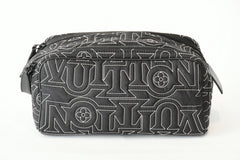極美品 LOUIS VUITTON ルイヴィトン スノー カプセル コレクション ドップキット ナイロン ブラック M21435 ICチップ 中古 4b013178