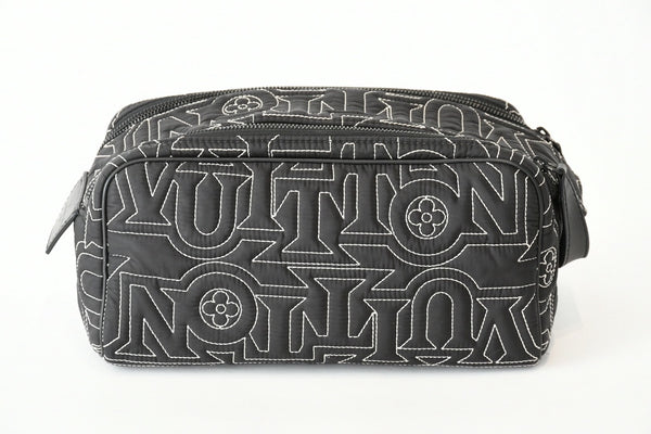 極美品 LOUIS VUITTON ルイヴィトン スノー カプセル コレクション ドップキット ナイロン ブラック M21435 ICチップ 中古 4b013178