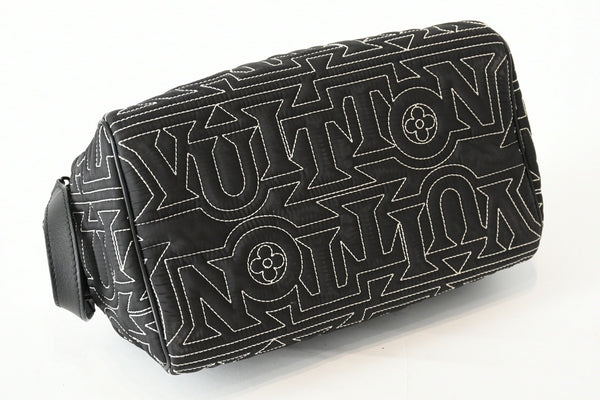 極美品 LOUIS VUITTON ルイヴィトン スノー カプセル コレクション ドップキット ナイロン ブラック M21435 ICチップ 中古 4b013178