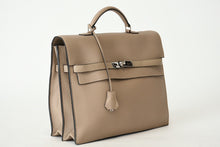 Load image into Gallery viewer, 極美品 HERMES エルメス KELLY DEPECHES 38 ケリーデペッシュ38 ブリーフケース O刻印 トリヨンクレマンス トゥルティエールグレー 中古 4b012174