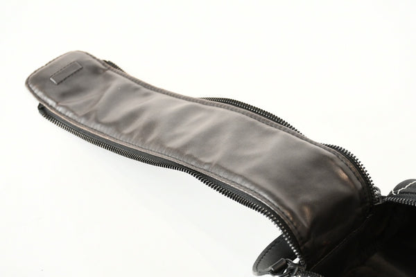 極美品 LOUIS VUITTON ルイヴィトン スノー カプセル コレクション ドップキット ナイロン ブラック M21435 ICチップ 中古 4b013178
