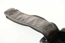 Load image into Gallery viewer, 極美品 LOUIS VUITTON ルイヴィトン スノー カプセル コレクション ドップキット ナイロン ブラック M21435 ICチップ 中古 4b013178