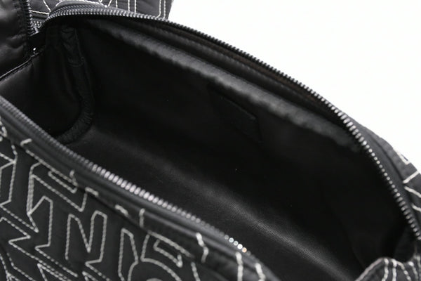極美品 LOUIS VUITTON ルイヴィトン スノー カプセル コレクション ドップキット ナイロン ブラック M21435 ICチップ 中古 4b013178