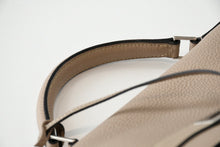 Load image into Gallery viewer, 極美品 HERMES エルメス KELLY DEPECHES 38 ケリーデペッシュ38 ブリーフケース O刻印 トリヨンクレマンス トゥルティエールグレー 中古 4b012174