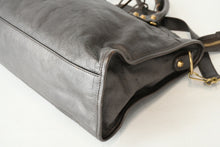 Load image into Gallery viewer, BALENCIAGA バレンシアガ ザ・シティ２WAY バッグ 281770 ハンドバッグ ショルダーバッグ 美品 中古 4b013417