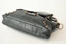 画像をギャラリービューアに読み込む, BALENCIAGA バレンシアガ ザ ファースト ハンドバッグ ショルダーバッグ グリーン ネイビー レザー 240577 美品 中古 4b013188