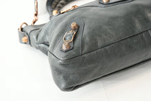 画像をギャラリービューアに読み込む, BALENCIAGA バレンシアガ ザ ファースト ハンドバッグ ショルダーバッグ グリーン ネイビー レザー 240577 美品 中古 4b013188